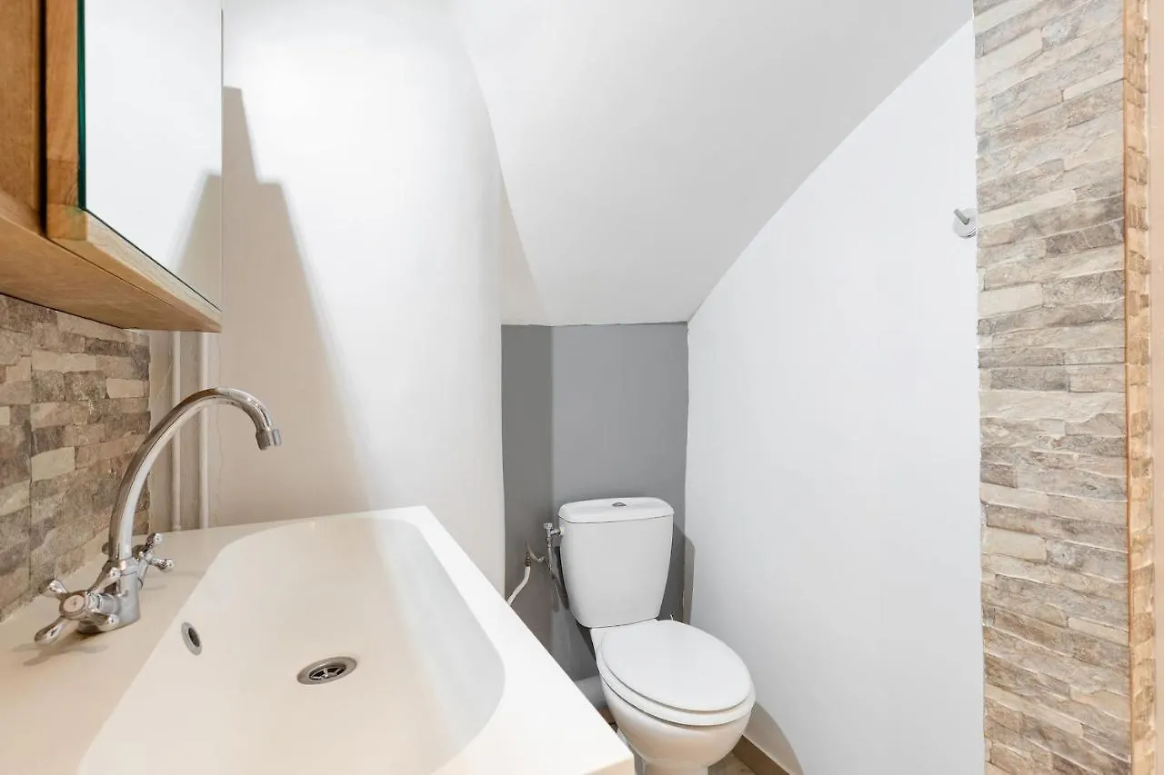 Eiffel Tower & Rue Cler - City Apartment Paris