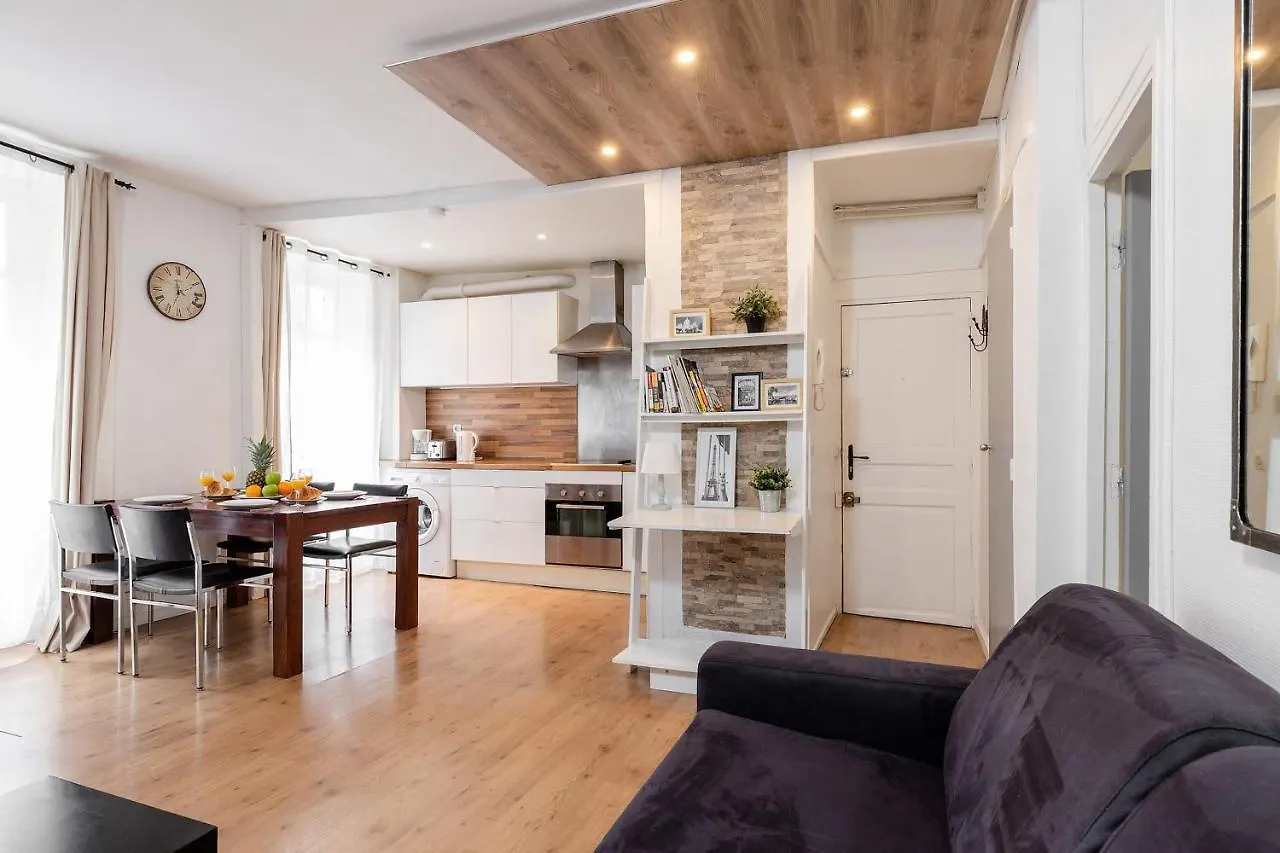 Eiffel Tower & Rue Cler - City Apartment Paris
