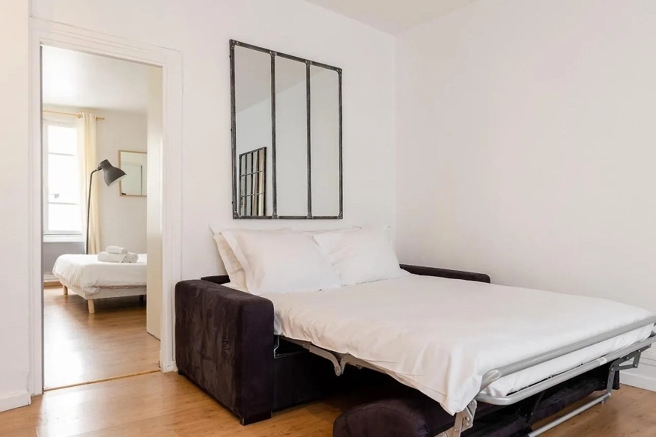 Eiffel Tower & Rue Cler - City Apartment Paris France