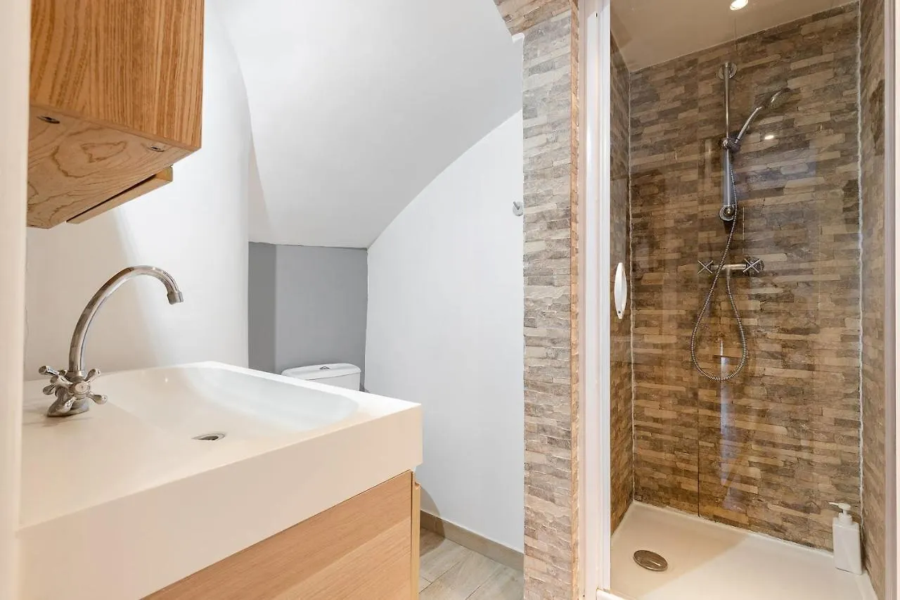 Eiffel Tower & Rue Cler - City Apartment Paris 0*,